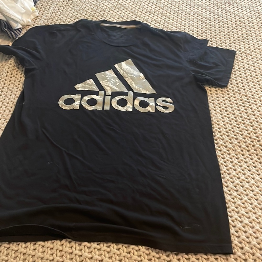 Adidas youth size Medium t-shirt in black